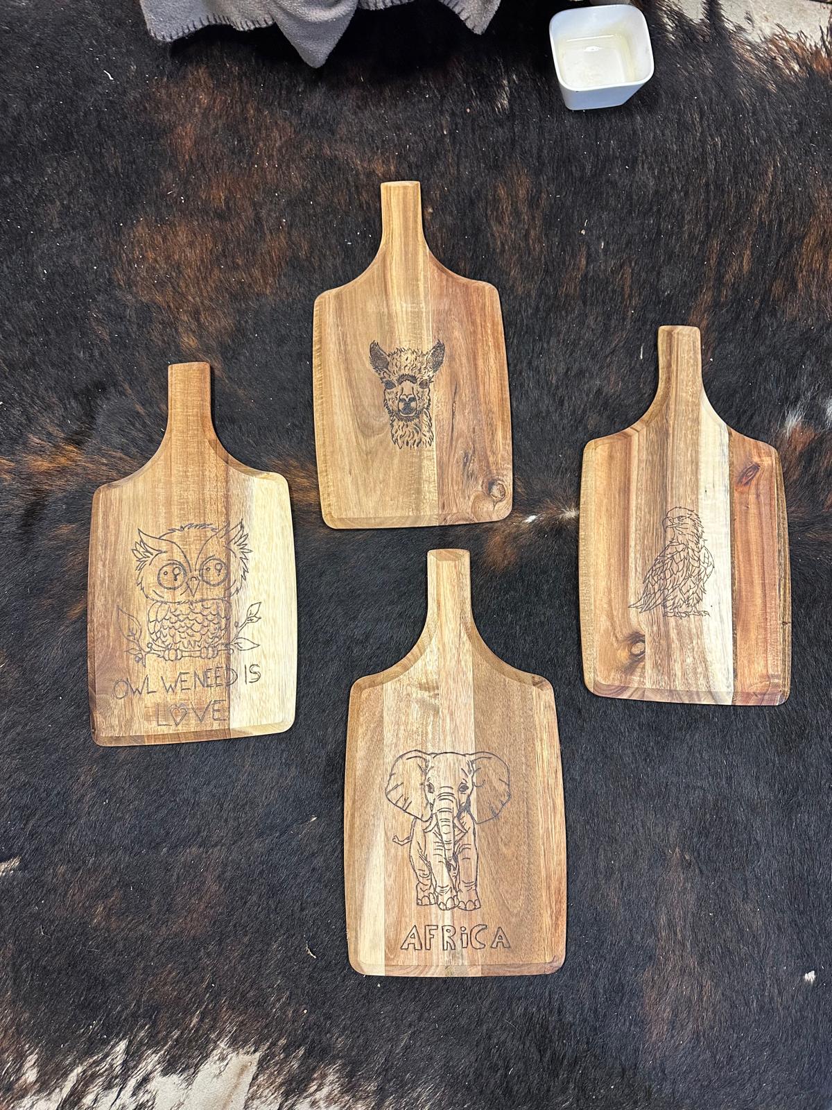 Graveer je eigen borrelplank / snijplank