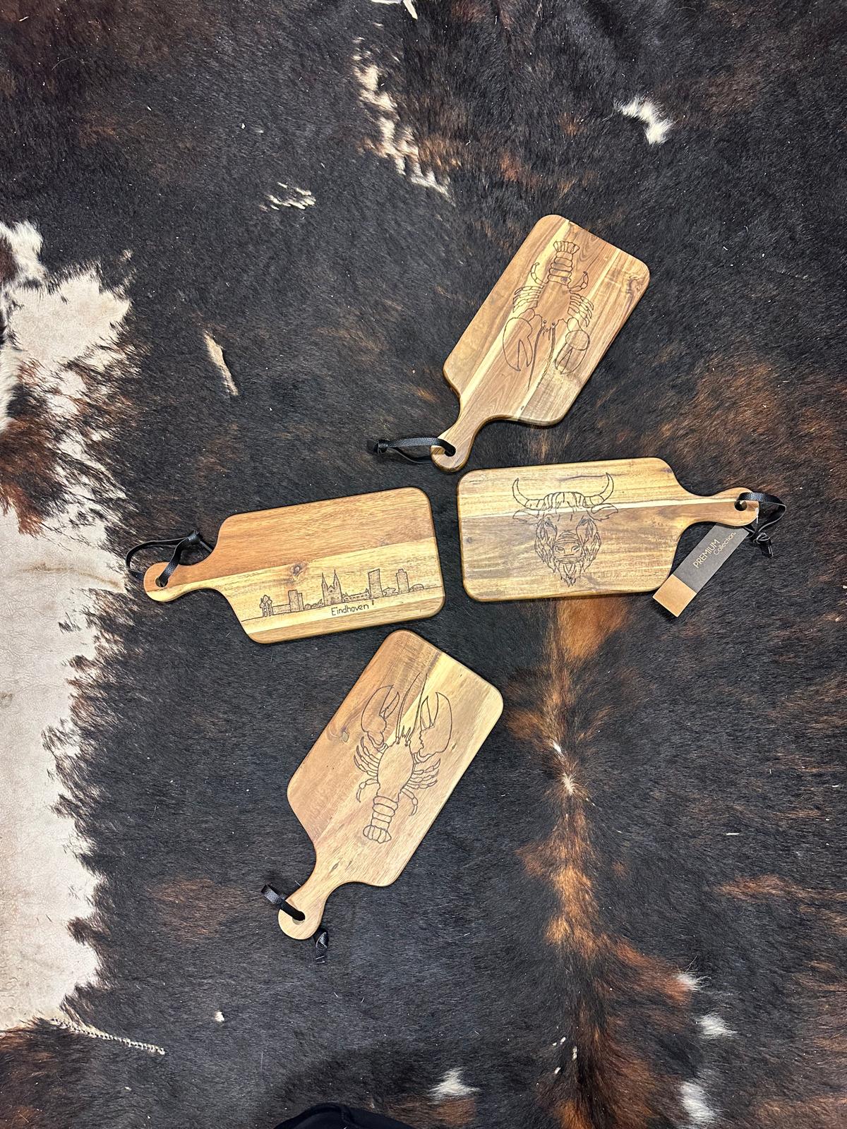 Graveer je eigen borrelplank / snijplank