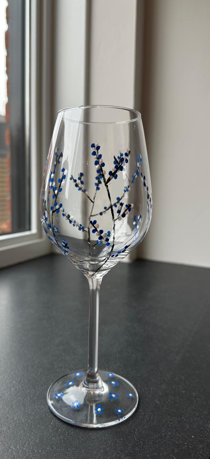 Cheers to Art: Wijnglazen Schilderen met Wijn en Hapjes