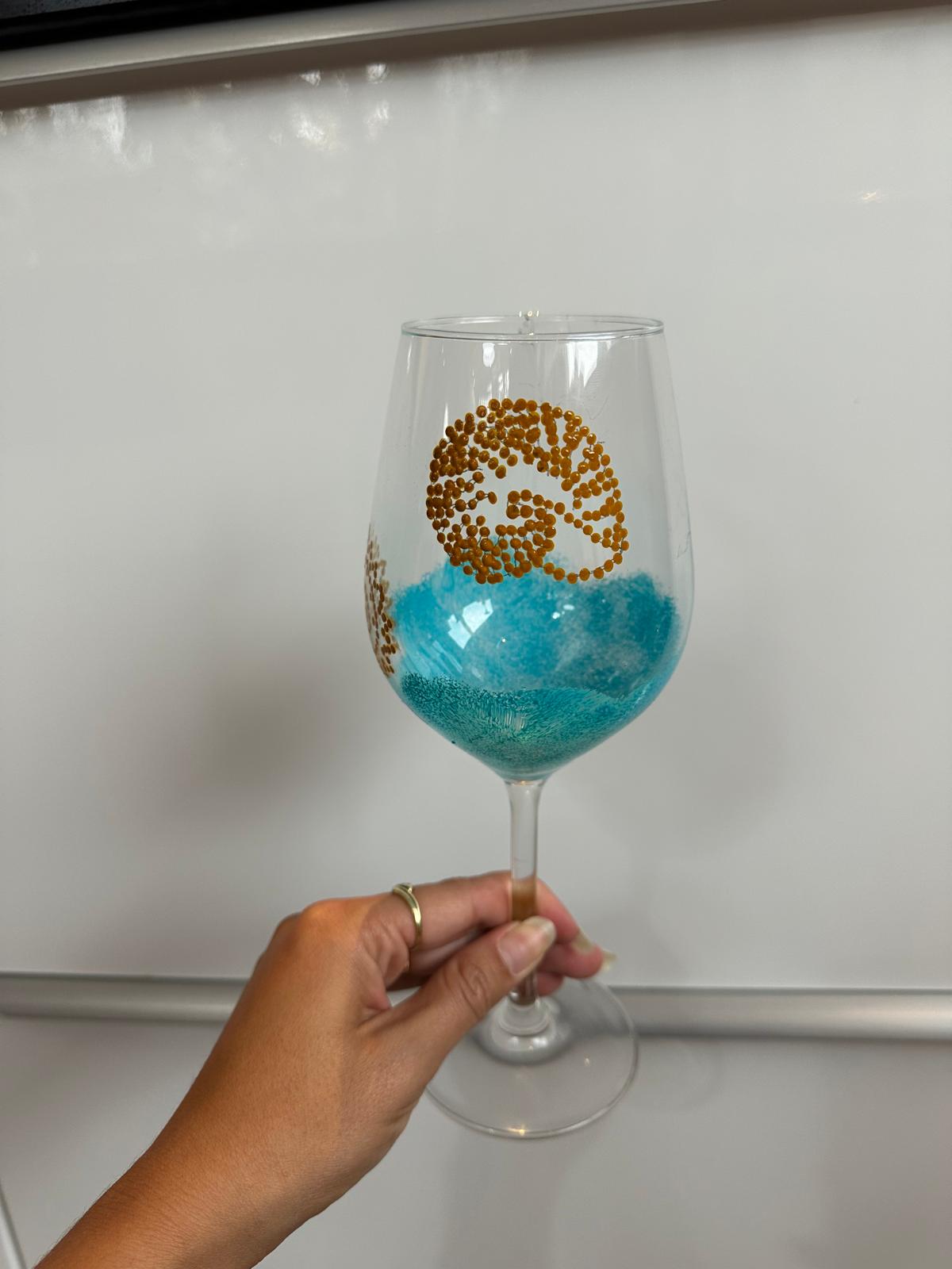 Cheers to Art: Wijnglazen Schilderen met Wijn en Hapjes