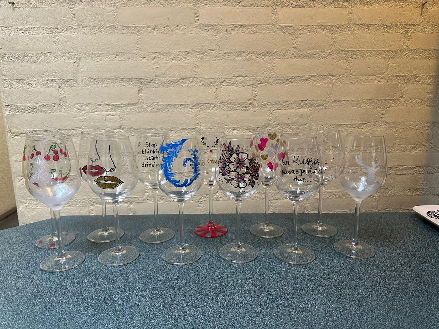 Cheers to Art: Wijnglazen Schilderen met Wijn en Hapjes