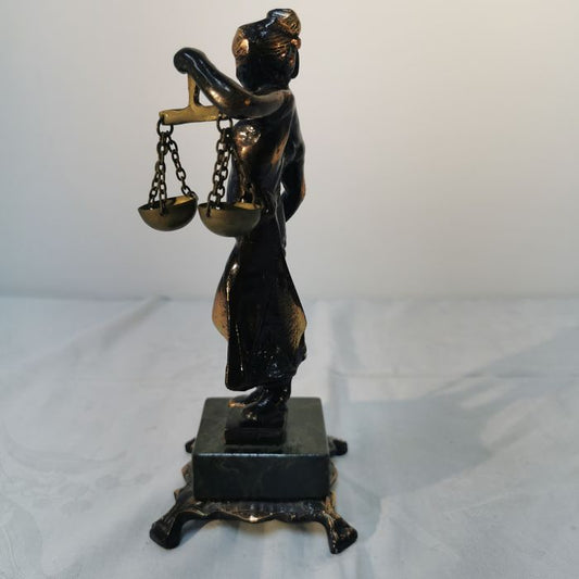 Bronzen Vrouwe Justitia